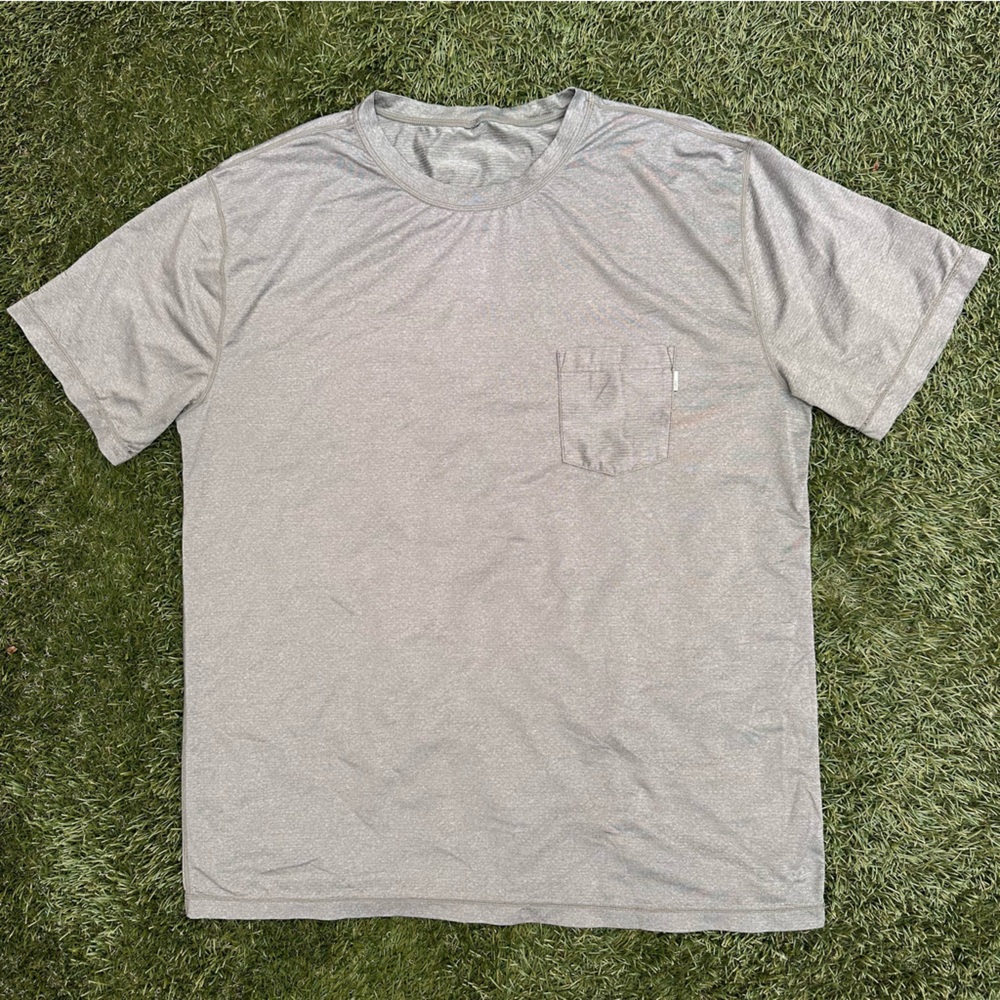 Vuori Men’s Tradewinds Performance Pocket T Shirt Athletic Short Sleeve Crew XXL - Picture 2 of 7
